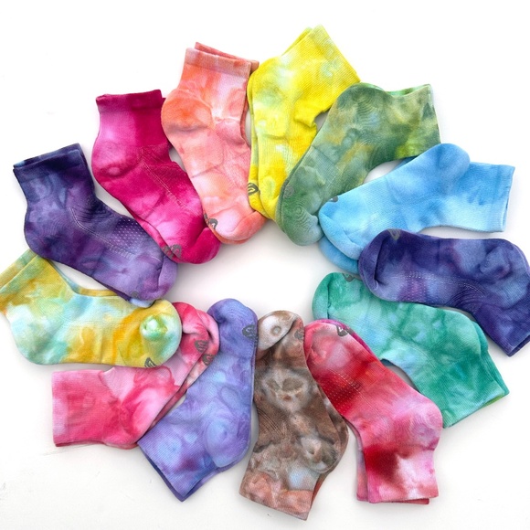 Light Blue Ice Dye Ankle Socks Aqua Pastel Tie Dye Mid Crew Hand Dyed Socks - Picture 3 of 4